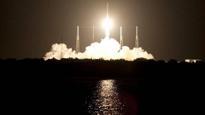 Dragon leci na ISS. Pierwsza prywatna, kosmiczna  misja zaopatrzeniowa [akt.] 1