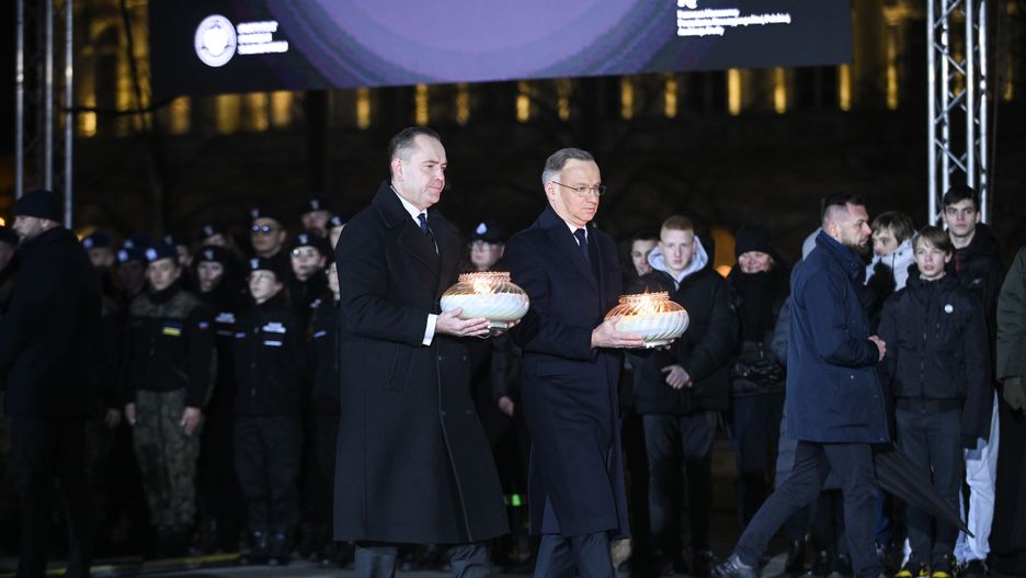 Andrzej Duda, Karol Nawrocki
Marcin Obara
43 43., obchody, Plac Marsza�ka J�zefa Pi�sudskiego, rocznica, stan wojenny, stanu wojennego, znicz