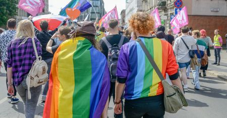 Polacy zabrali głos w sondażu o związkach partnerskich. Większość "za"