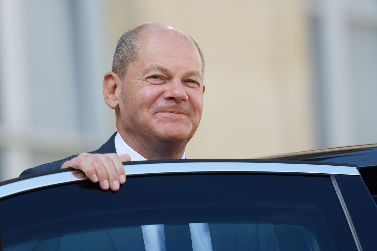 Kanclerz Niemiec: wszystkim rosyjskim bankom wyłączamy system SWIFT