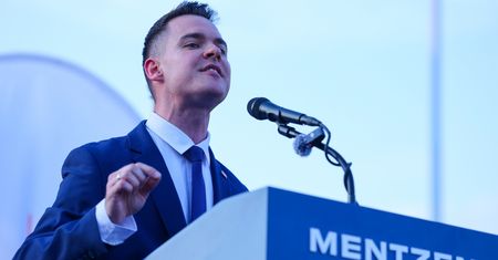 Doradca Dudy wsparł Mentzena. "Prezydentowi to nie przeszkadza"