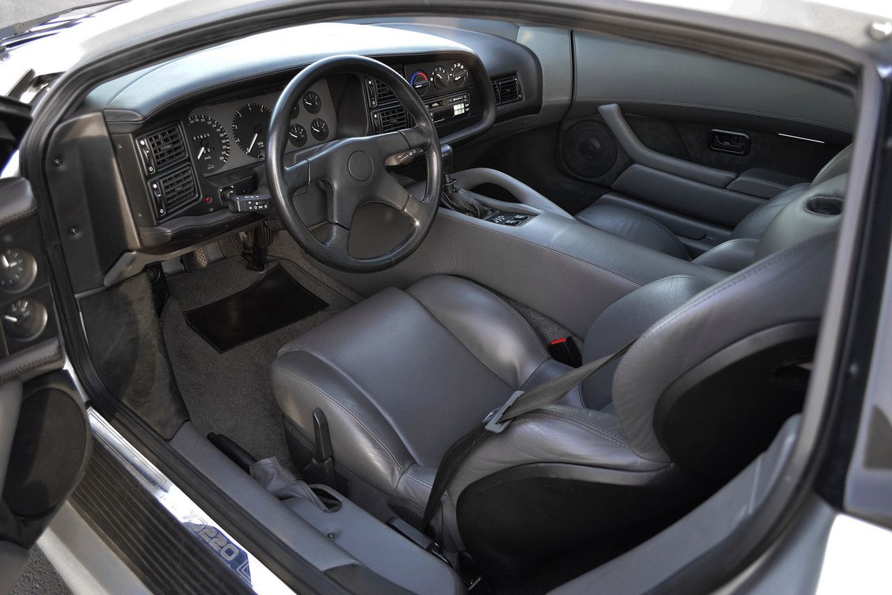 Jaguar XJ220