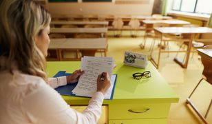 Nauczyciele zarabiają na dodatkach. Tak wypadamy na tle innych krajów