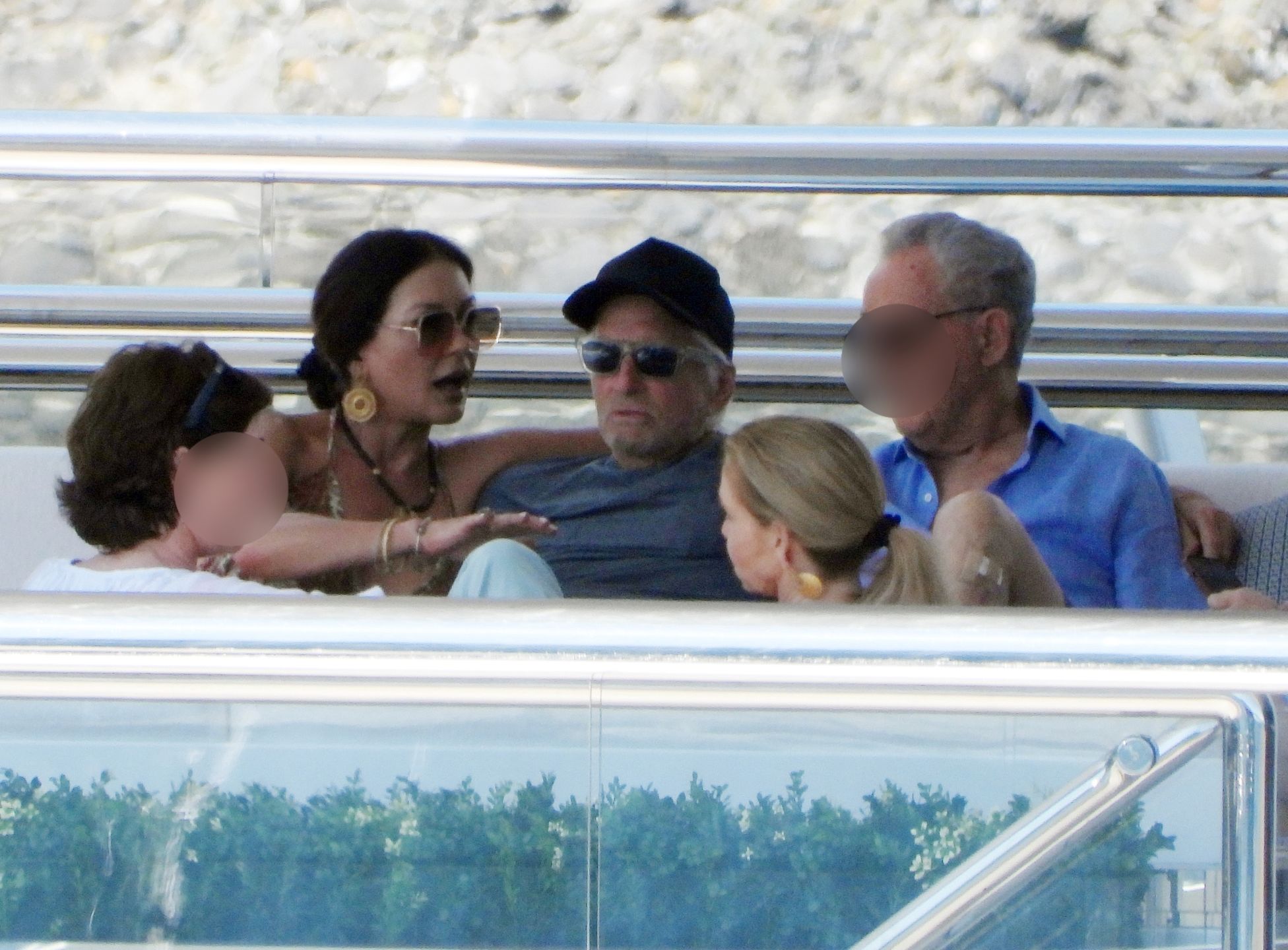 Catherine Zeta-Jones i Michael Douglas relaksują się na jachcie w Portofino