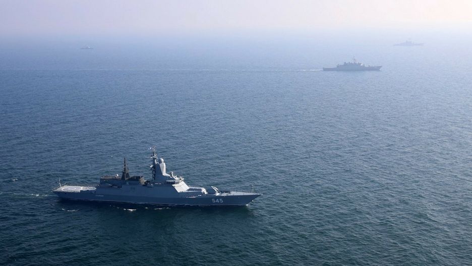 Iran i Rosja rozpocz??y wsp�lne ?wiczenia morskie na Oceanie Indyjskim
A handout photo made available by the Iranian Army office on February 16, 2021, shows a Russian warship during a joint naval drill with Iran in the north of the Indian ocean - Iran's armed forces today launched a joint naval drill with Russia in the north of the Indian Ocean designed to "enhance security" of maritime trade, state television reported. (Photo by - / Iranian Army office / AFP) / === RESTRICTED TO EDITORIAL USE - MANDATORY CREDIT "AFP PHOTO / HO / IRANIAN ARMY OFFICE" - NO MARKETING NO ADVERTISING CAMPAIGNS - DISTRIBUTED AS A SERVICE TO CLIENTS ===
-