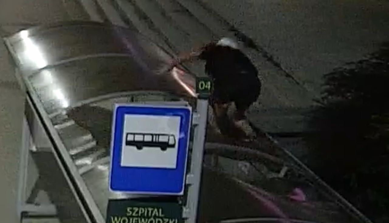 "Sztuka cyrkowa". Uchwycił go monitoring. Cała Polska zobaczy wybryk