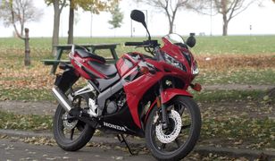 Honda CBR125R – popularny sportowy motocykl na kategorię B