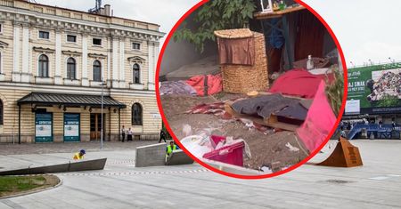 Wstrząsające odkrycie w Krakowie. Mieszkali za słynnym banerem od lat