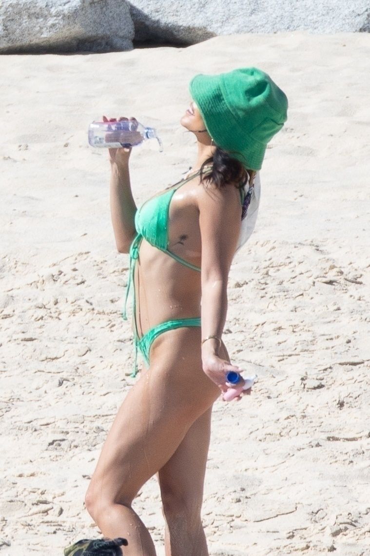 Vanessa Hudgens na wakacjach z przyjaciółmi