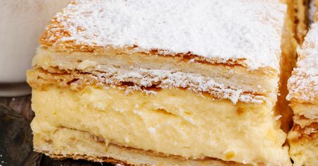 Tak zrobisz szybką kremówkę papieską. Z tego przepisu udaje się za każdym razem