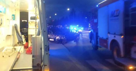 Groźny wypadek w Ostrowcu Św. Osobówka zderzyła się z motocyklem