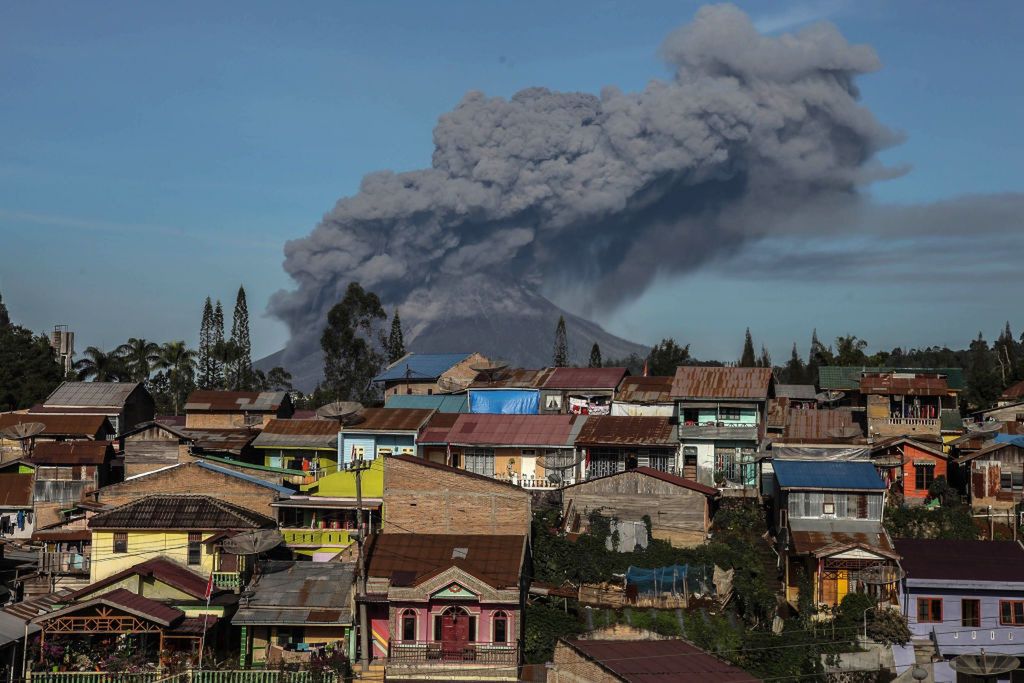 Erupcja wulkanu na Sumatrze