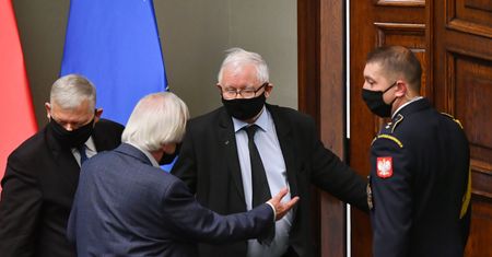 Aborcja i strajk kobiet. PiS trzyma twardy kurs. "Nie czas na niuanse, nie podważamy orzeczenia TK"