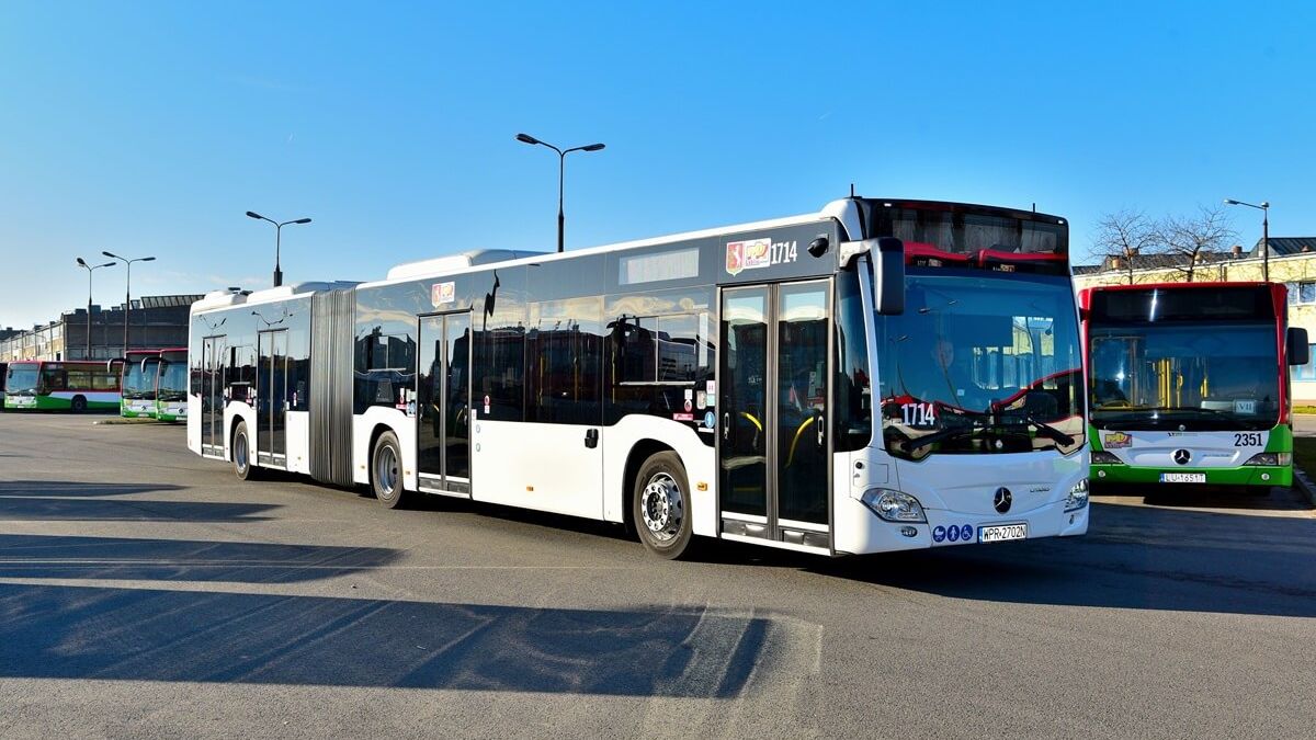 Przegubowy autobus hybrydowy Mercedes Citaro G