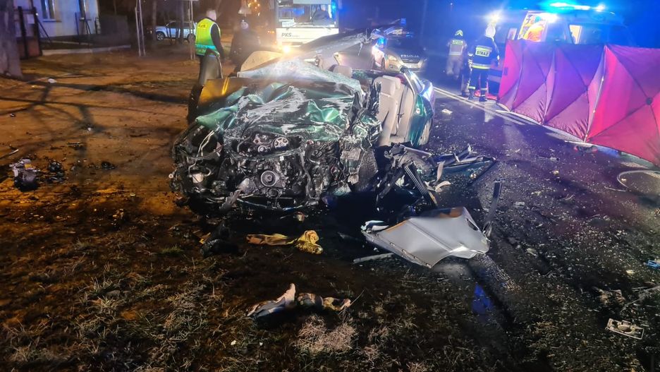 Tragiczny wypadek w Bratoszewicach. Nie żyją dwie osoby 