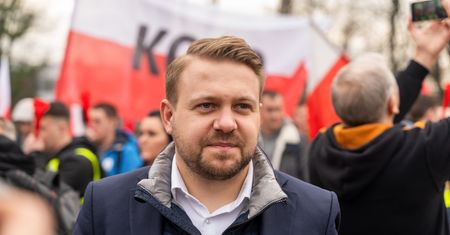 "Ja ją pchnę". Operator TVP zarejestrował rozmowę polityków PiS
