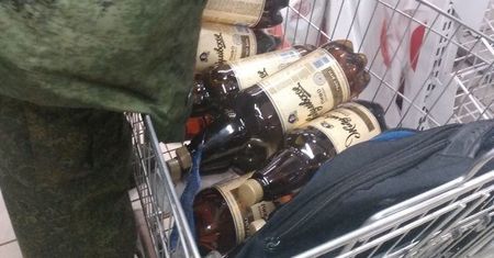 Niskie standardy Rosjanina. Kupuje duże ilości alkoholu