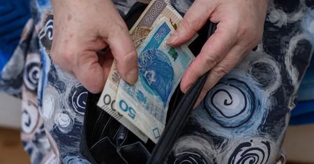 Od ofiary do oszustki. Emerytka zamieszana w przekręt na 1,4 mln zł