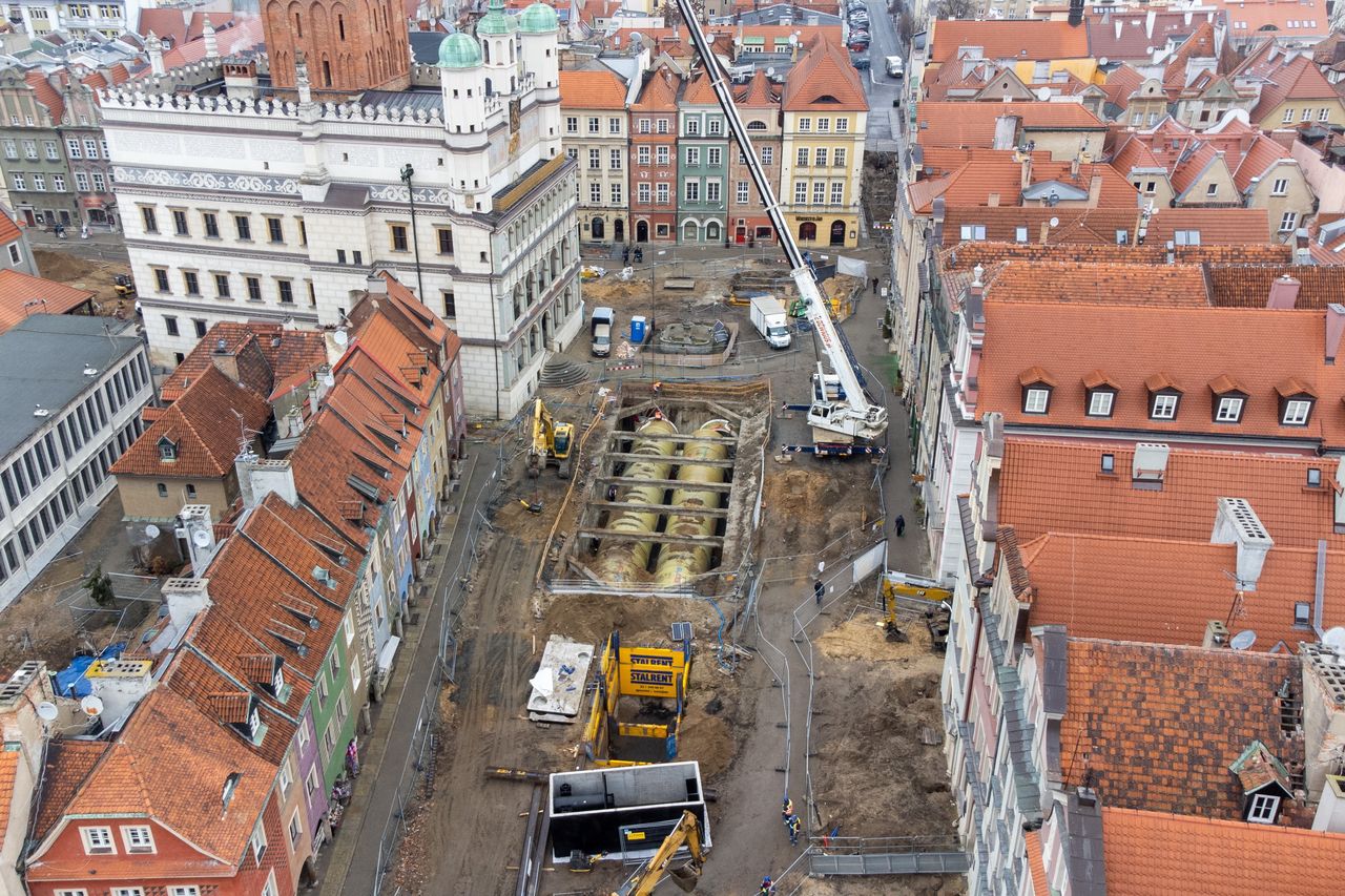 Stary Rynek w Poznaniu nadal pozostaje w remoncie 