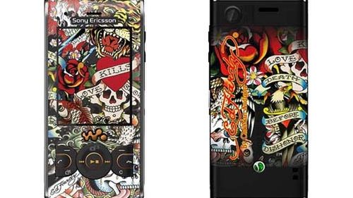 Sony Ericsson W595 wytatuowany 1