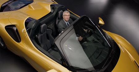 "1000 KM to tylko liczba. Liczy się coś innego". Emanuele Carando zdradza sekrety Ferrari SF90 Spider