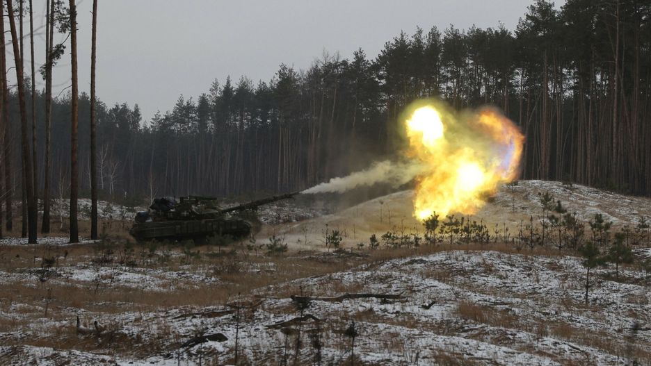 Ukraina - arch
A Ukrainian tank fires at Russian positions near Kreminna, Lugansk region, on January 12, 2023, amid the Russian invasion of Ukraine. (Photo by Anatolii Stepanov / AFP)
ANATOLII STEPANOV