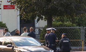 19-latek zaatakował w szkole. Wcześniej miał sprawę w sądzie