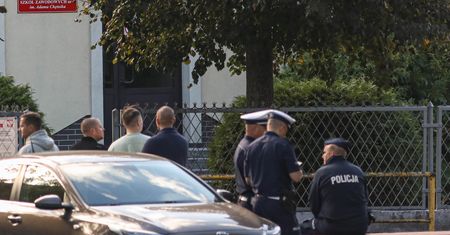 19-latek zaatakował w szkole. Wcześniej miał sprawę w sądzie