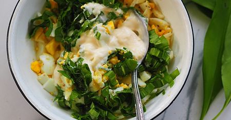 Pasta jajeczna z czosnkiem niedźwiedzim
