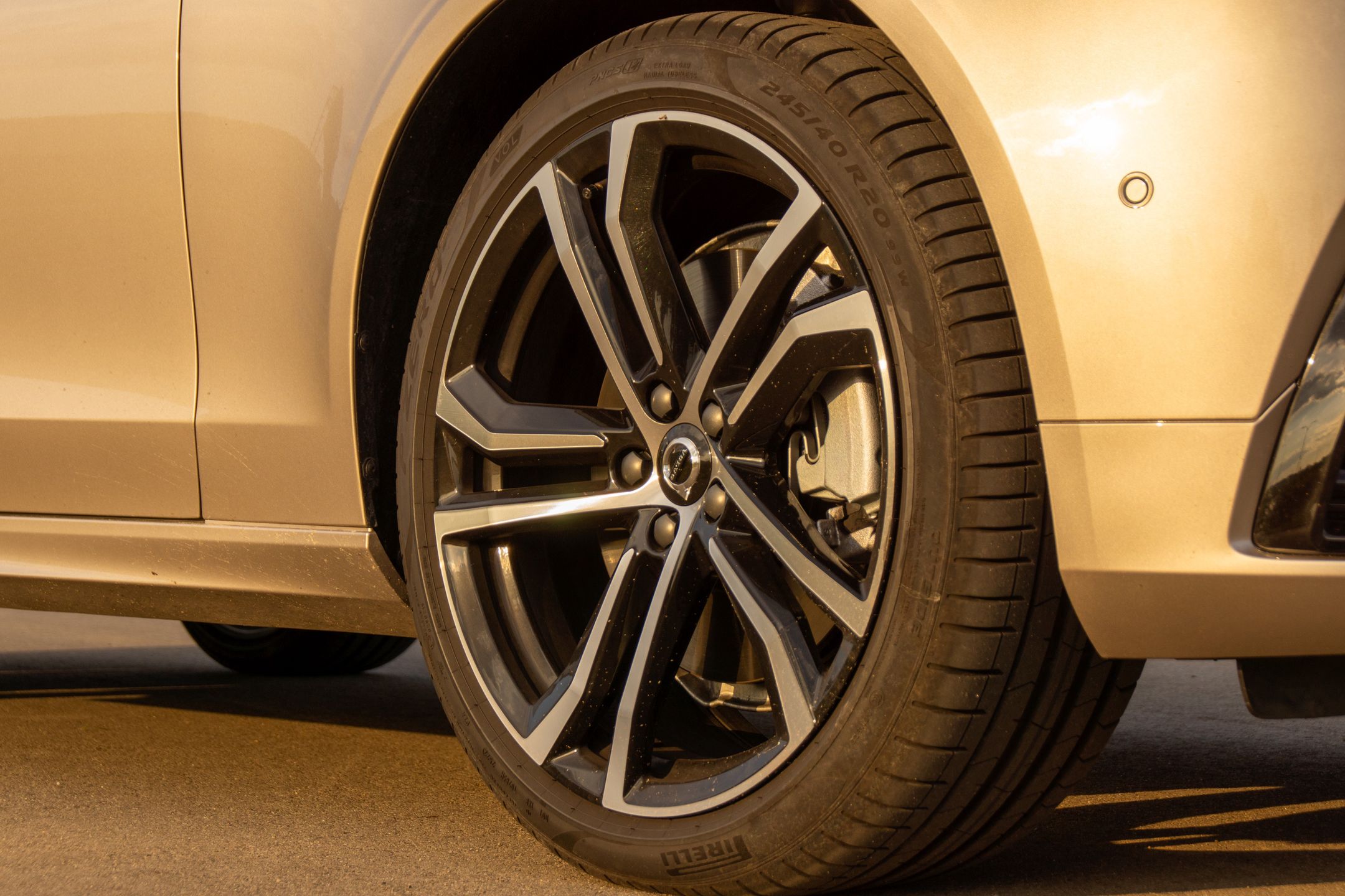 Volvo S90 T8