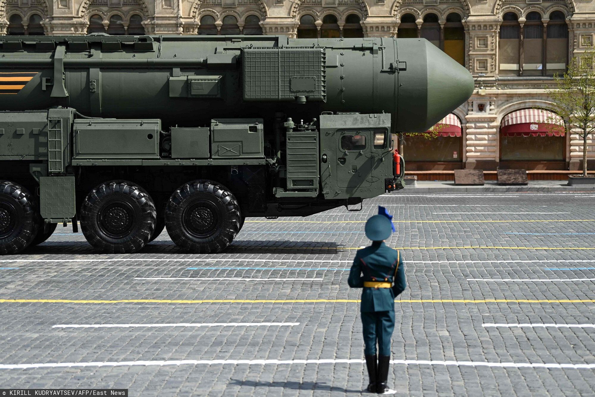 Dzie? Zwyci?stwa w MoskwieA Russian Yars intercontinental ballistic missile launcher parades through Red Square during the Victory Day military parade in central Moscow on May 9, 2022. - Russia celebrates the 77th anniversary of the victory over Nazi Germany during World War II. (Photo by Kirill KUDRYAVTSEV / AFP)KIRILL KUDRYAVTSEV
