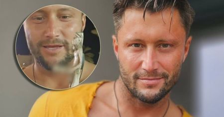 Piotr Mróz z bananem na twarzy pokazał NIEPRZYZWOITY prezent. Zebrało mu się na pieprzne żarciki?