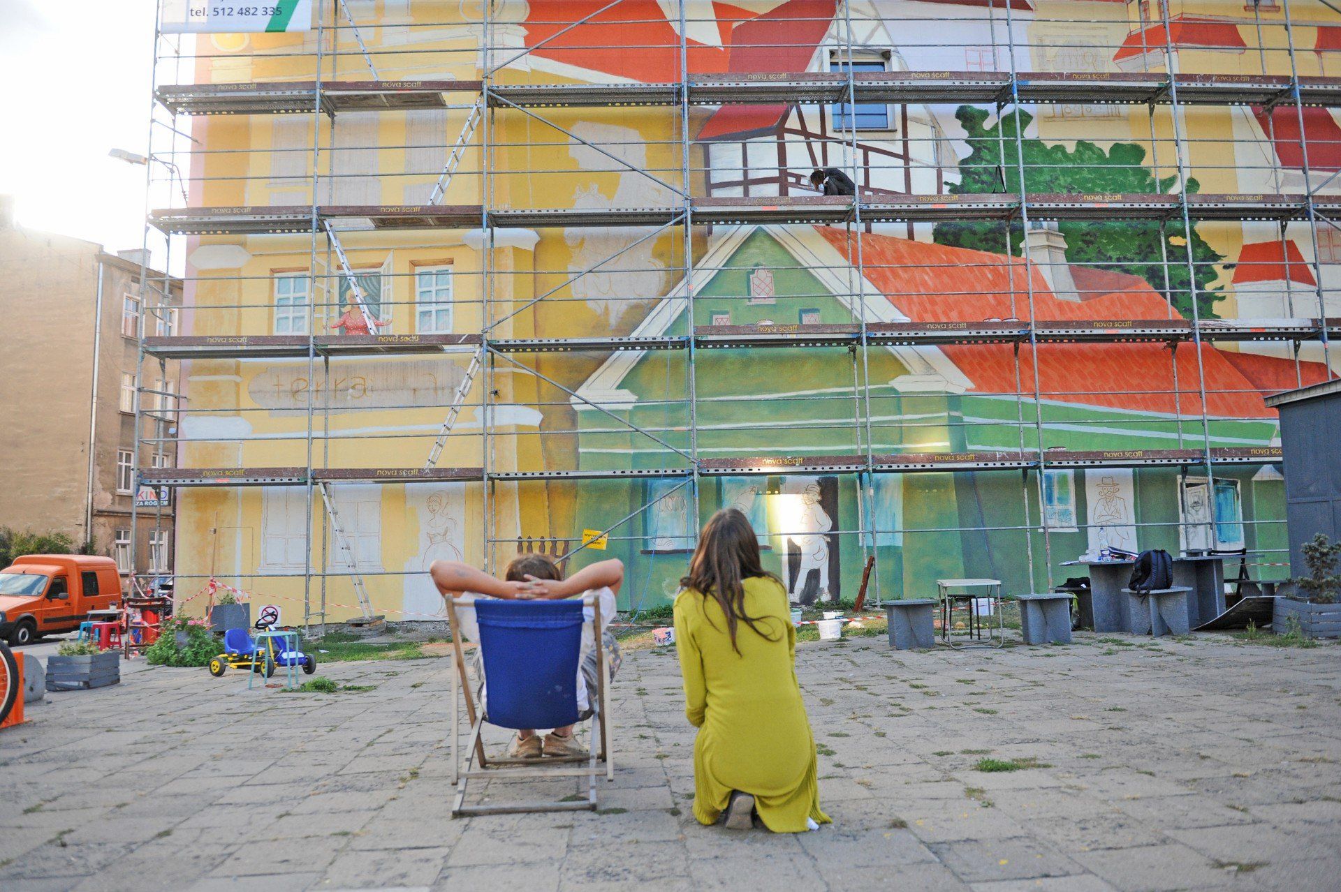 Mural &#34;Opowieść śródecka&#34; w Poznaniu