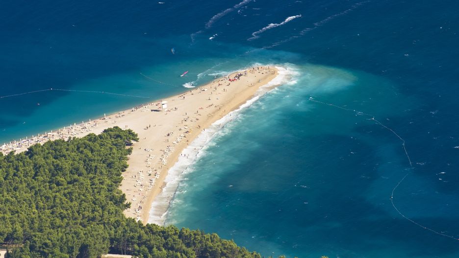 Zlatni Rat to plaża na wyspie Brač 