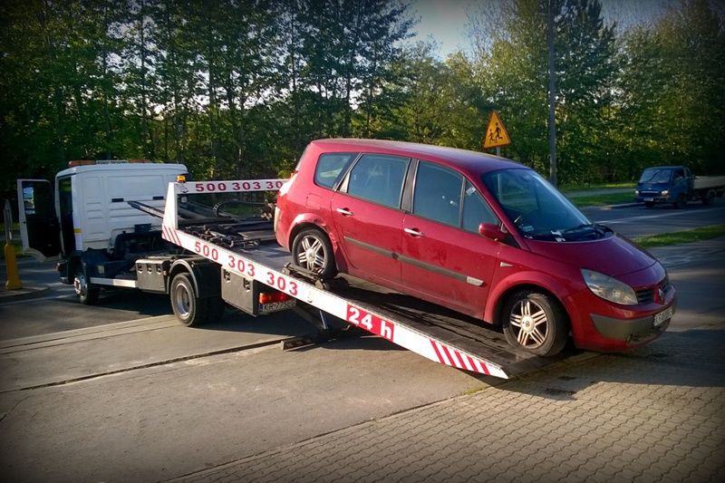 Wzrosną opłaty za odholowanie pojazdu i postój na parkingu. Oto stawki na 2022 r.