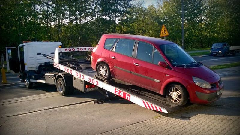 Odholowanie pojazdu wiąże się niestety ze sporymi kosztami
