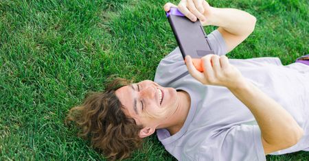 Nintendo Switch 2 i nie tylko - konsole, które musisz zabrać na wakacje