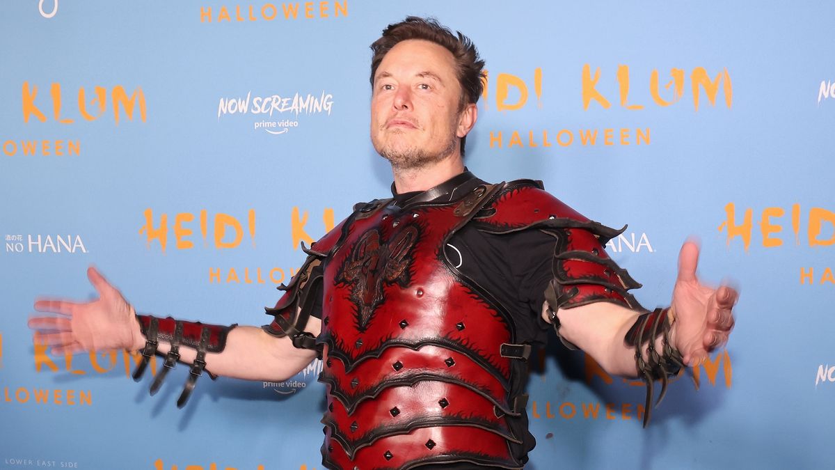 NEW YORK, NEW YORK - OCTOBER 31: Elon Musk attends Heidi Klum's 2022 Hallowe'en Party at Cathedrale at Moxy Hotel on October 31, 2022 in New York City. (Photo by Taylor Hill/Getty Images)