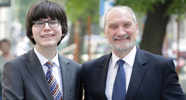 PFN zapłaciła za pobyt w USA Macierewicza i Jannigera. Przez pół roku 4,5 mln zł dla White House Writers Group