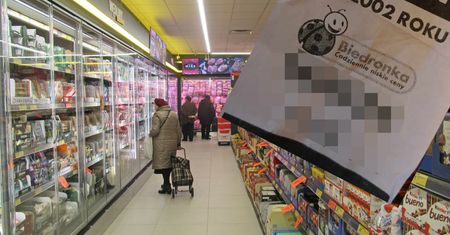 Sieci handlowe walczą ze sobą. Biedronka zaatakowała Lidla na paragonach
