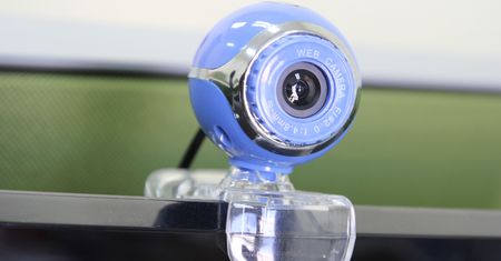 Kamerki internetowe... najlepiej zakleić
