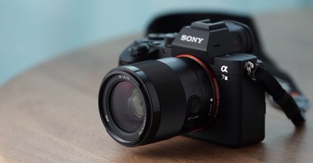 Sony FE 35 mm f/1.8 to szeroki standard, na który wszyscy czekali
