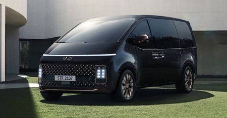 Futurystyczny Hyundai Staria wyceniony w Niemczech. Tanio nie jest