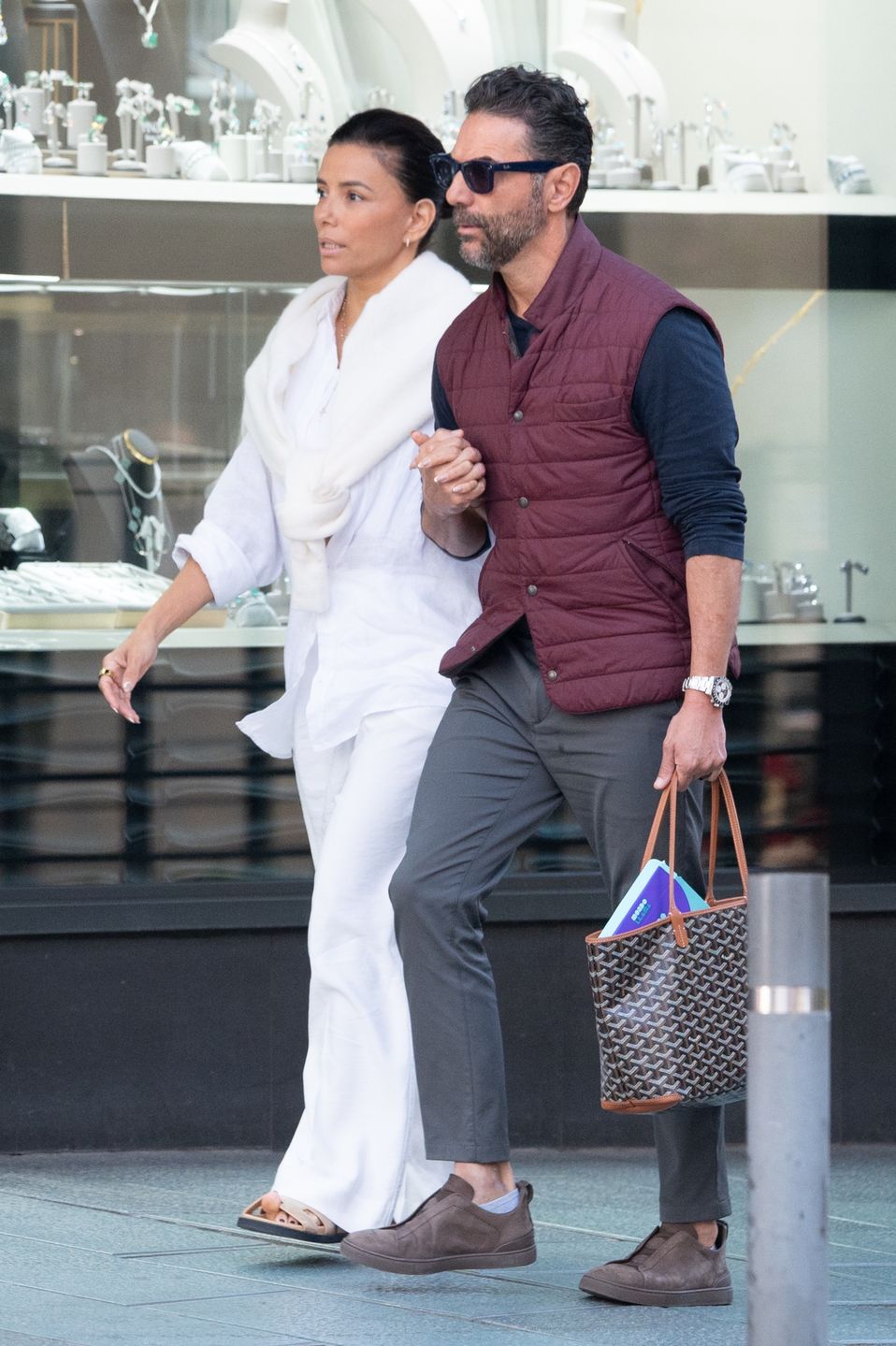 Naturalna Eva Longoria poszła z mężem na lunch
