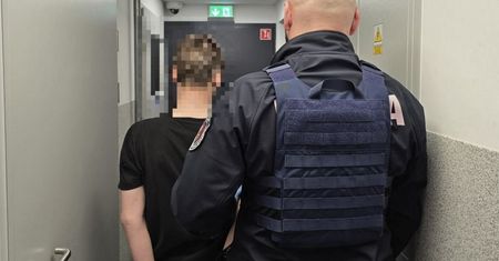 Zamiast na egzamin maturalny trafił do celi. 19-latkowi grozi 10 lat