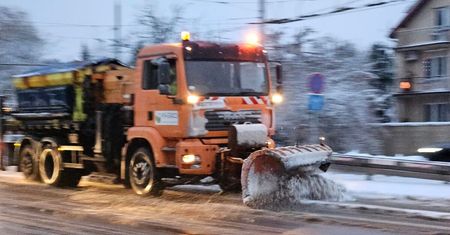 Nadchodzi pierwszy powiew zimy. IMGW ostrzega: możliwe opady śniegu i oblodzenia w regionie