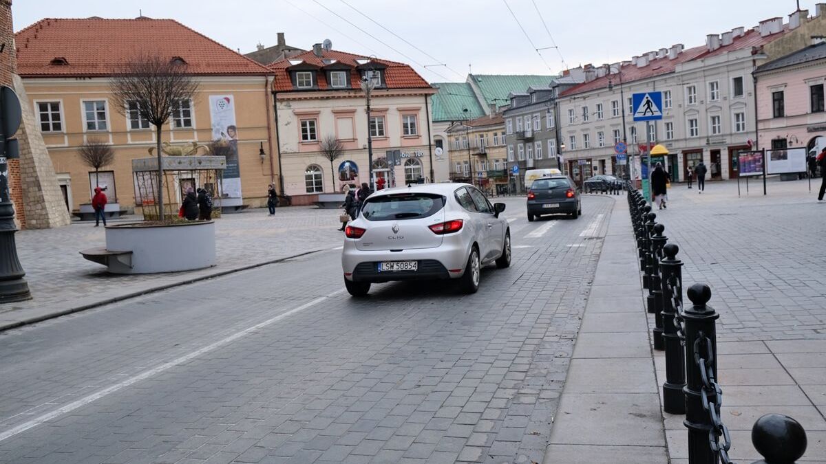 Przejście dla pieszych na ul. Królewskiej przed Bramą Krakowską