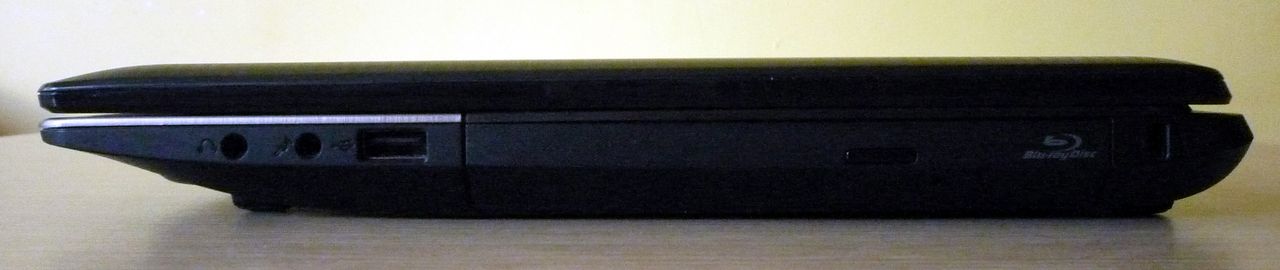 Asus K55 - ścianka prawa (2 x audio, USB 2.0, napęd Blu-ray combo)