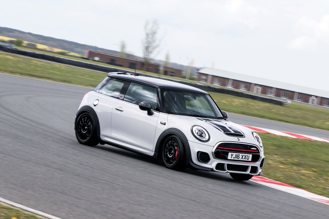 MINI John Cooper Works Challenge – bardziej na tor, niż na co dzień