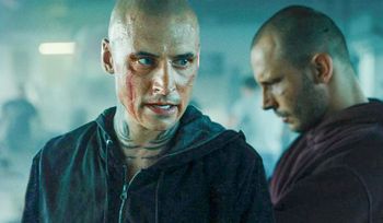 "Jest niesamowity". "The New York Times" porównał go do Ala Pacino